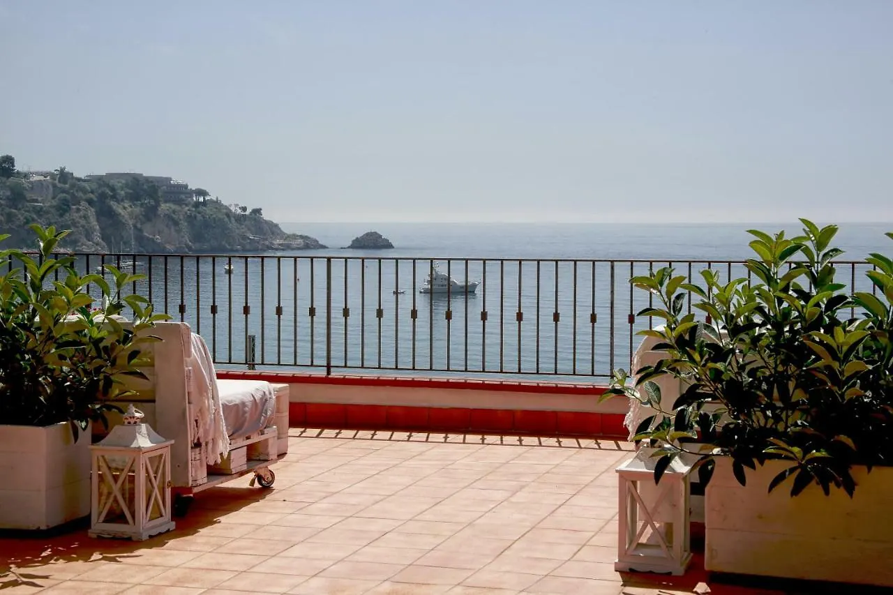 B&B Sottocoperta Taormina 0*,  Itália