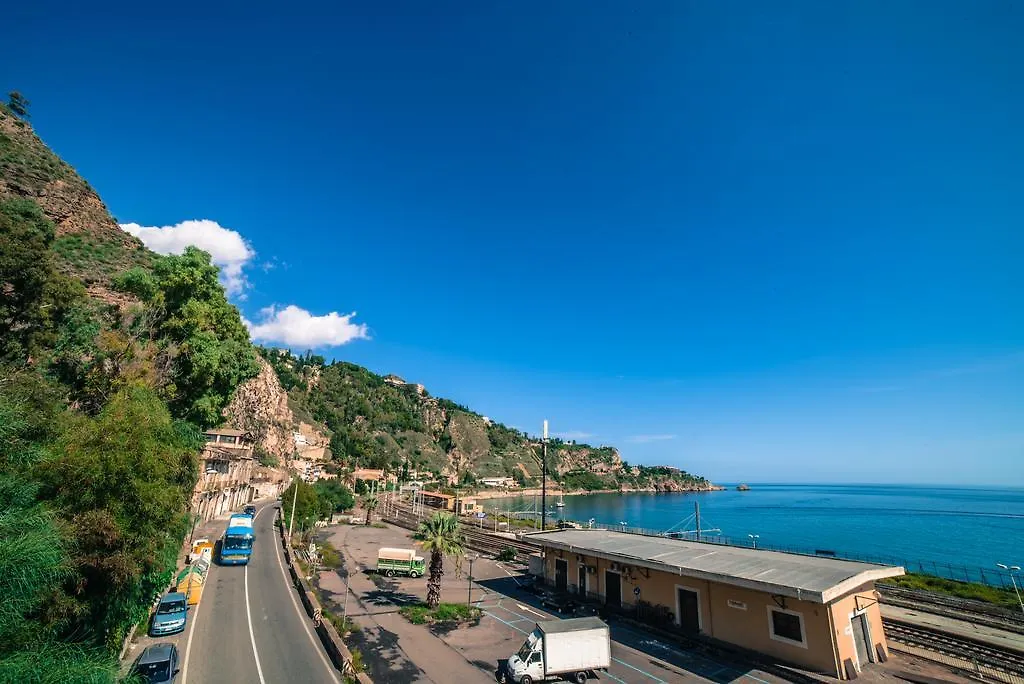 B&B Sottocoperta Taormina Bed & Breakfast